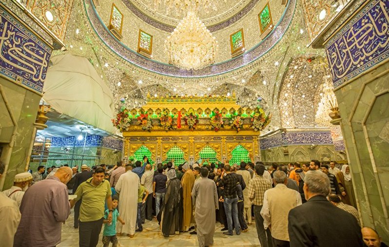 Pilgrims in the holy shrine of Imam Hussein(PBUH)