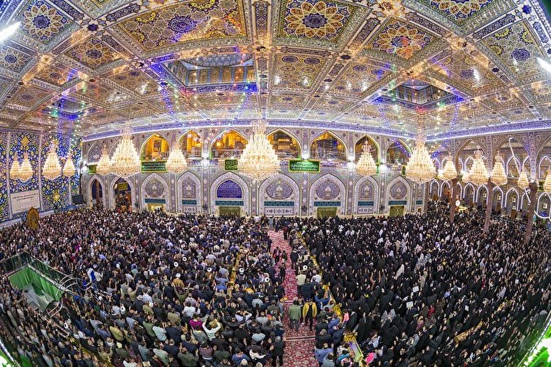 Beautiful image of congregational prayer in the holy shrine of Imam Hussein(PBUH)