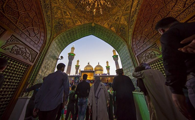 Pilgrims in the holy shrines of Kazemein(PBUH)
