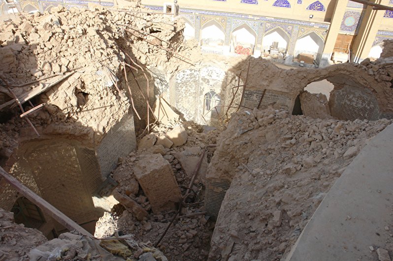 Destruction of the walls of the holy shrines of Samarra