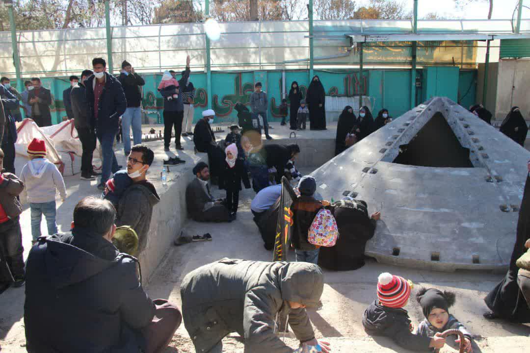 بازدید طلاب پاکستانی مقیم قم از کارگاه ساخت گنبد حرم مطهر امام حسین علیه در کرمان