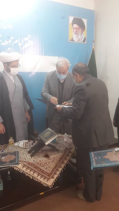 آقای عسکری با هیات امنای ستاد بازسازی عتبات شهرستان شاهین شهر و میمه دیدار کرد.
