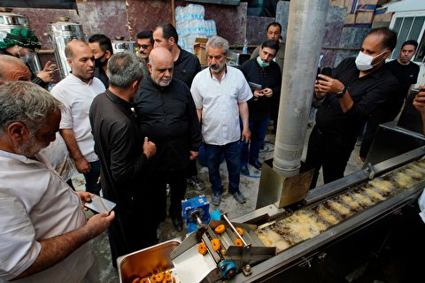 بازدید سفیر ایران از خدمات دهی موکب‌های ایرانی مستقر در صحن حضرت زینب (س)+تصاویر