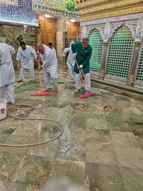 غبارروبی حرم مطهر امیرالمومنین علیه السلام
