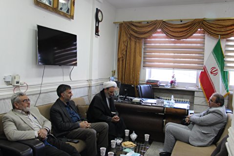 جلسه رئیس و اعضای ستاد توسعه و بازسازی عتبات عالیات استان سمنان با رئیس آموزش و پرورش شهرستان سمنان