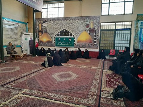 حضور اعضاء هیئات مذهبی در کارگاه ساخت درب حرم مطهر سامرا