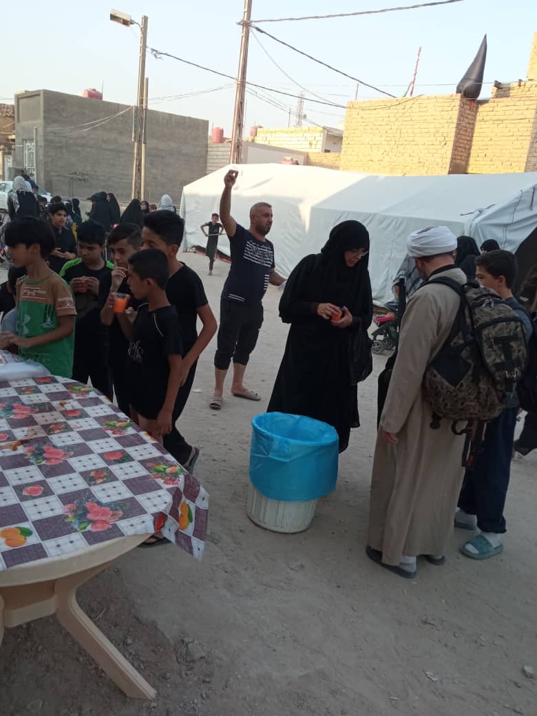 صحنه هایی از پذیرایی زوار اربعین حسینی توسط مواکب خوزستانی مستقر در عراق به روایت عکس و فیلم