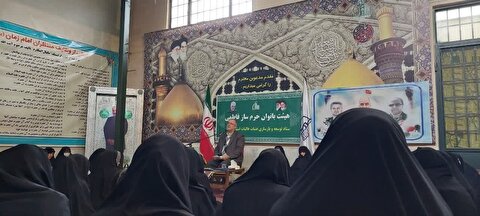 برگزاری نشست هیئت بانوان حرم ساز فاطمی زنجان