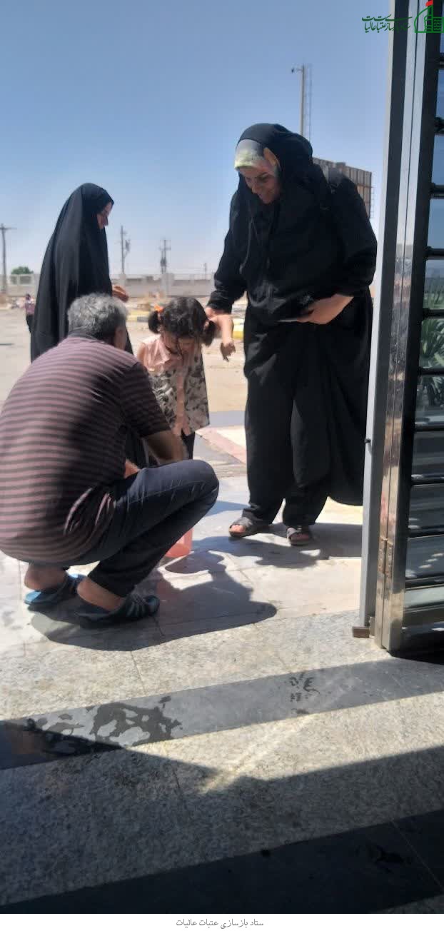 استقبال موکب اربعین حسینی در چذابه از زائرین دعای عرفه کربلا+عکس