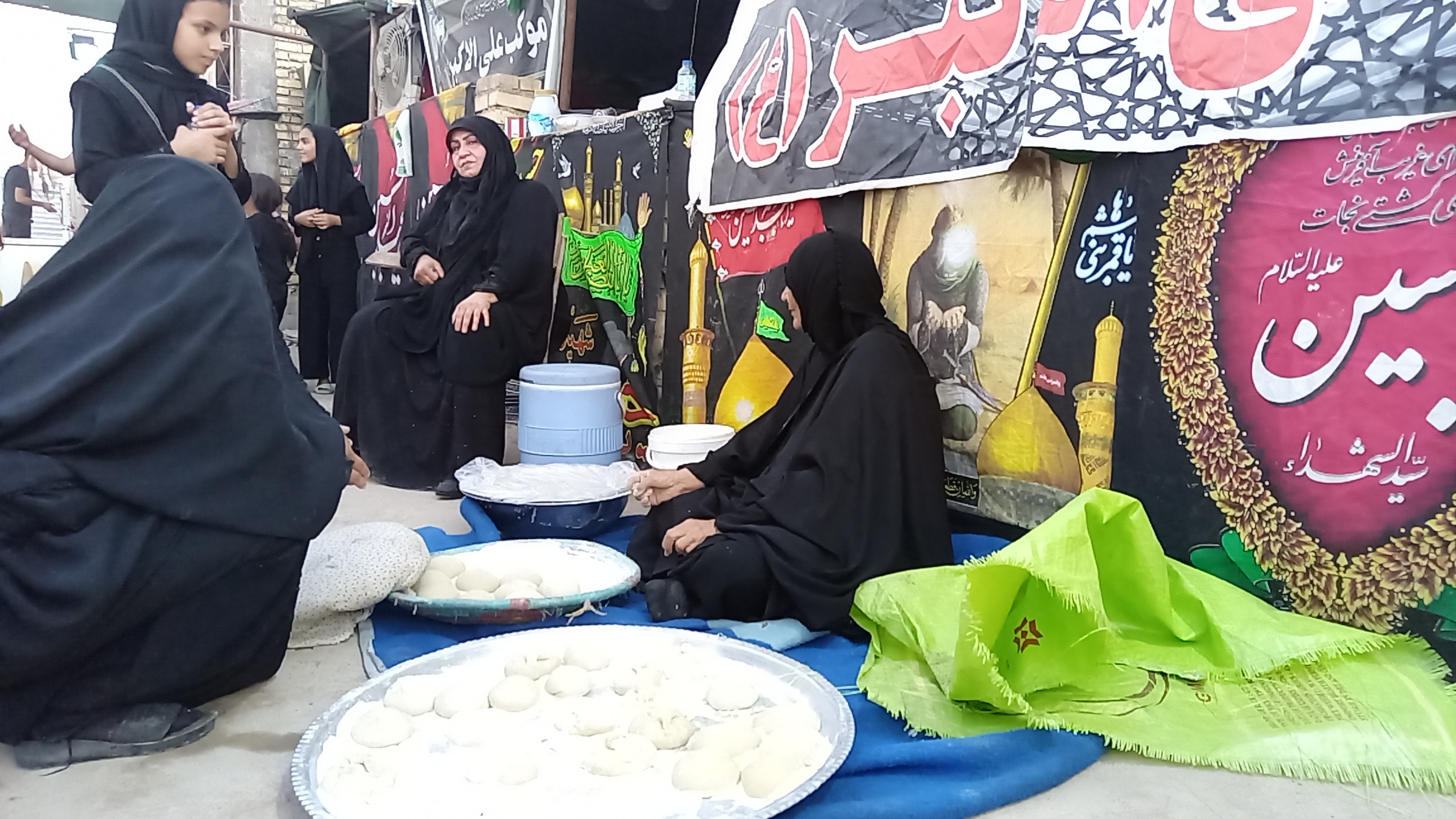 خدمات جهادی مواکب خواهران به زائرین اربعین+عکس و فیلم