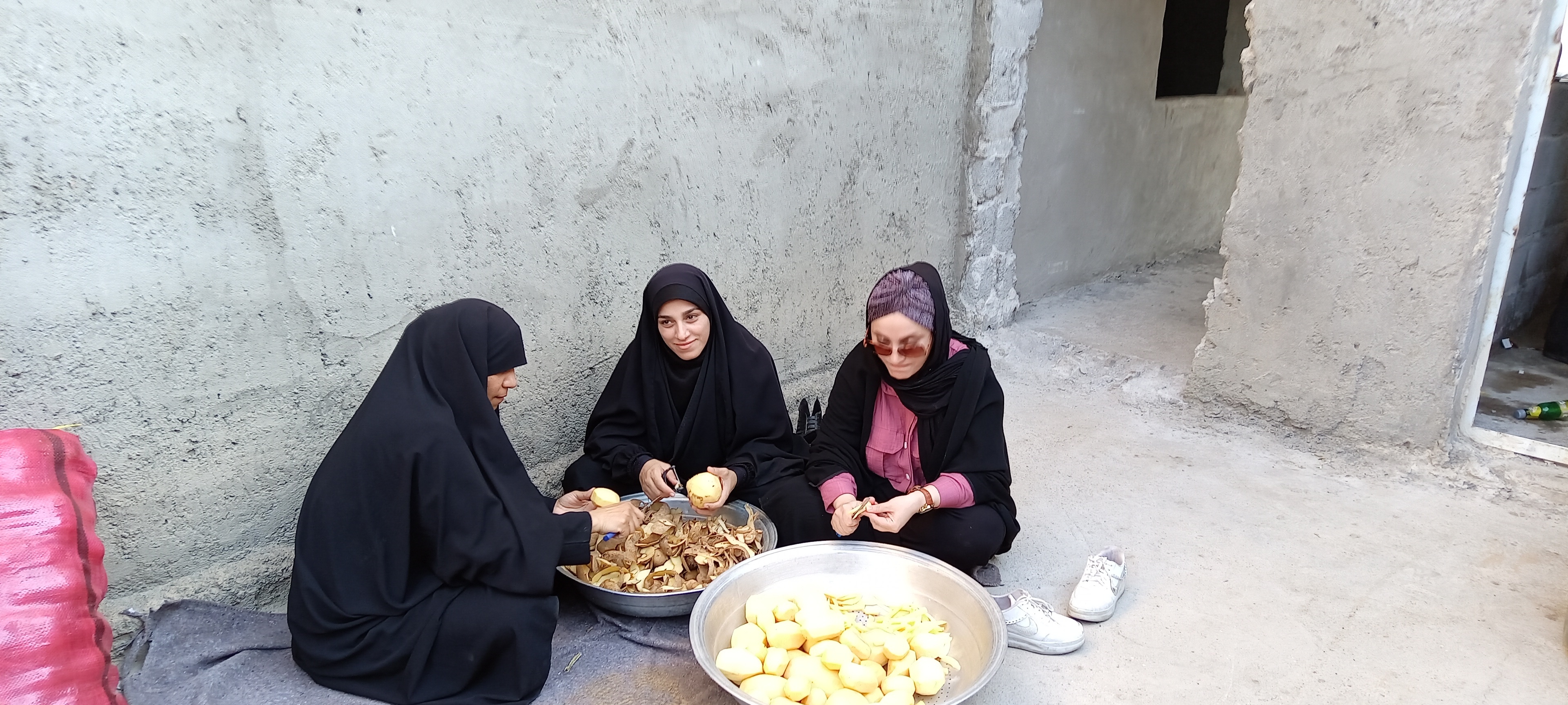 خدمات جهادی مواکب خواهران به زائرین اربعین+عکس و فیلم