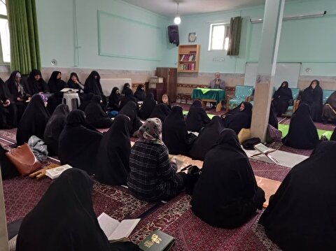 معرفی ستاد در جلسات قرآنی ماه مبارک رمضان بانوان زنجان