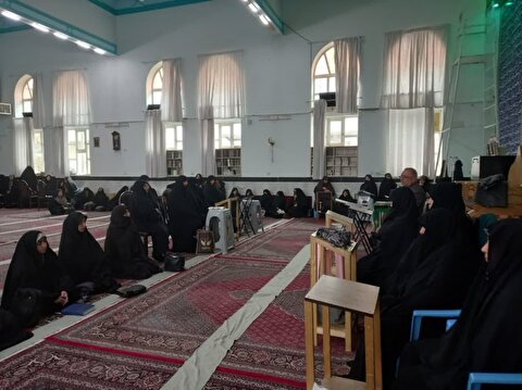 معرفی ستاد در جلسات قرآنی ماه مبارک رمضان بانوان زنجان
