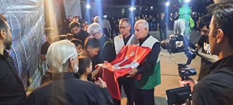 عزادران هیئت عاشقان حضرت ابوالفضل(ع) زنجان ، میزبان پرچم متبرک حرم مطهر امام حسین(ع)