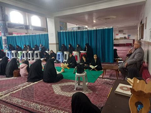 معرفی ستاد در جلسات قرآنی ماه مبارک رمضان بانوان زنجان