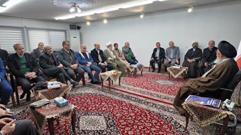 دیدار دبیرخانه همایش توسعه و بازسازی عتبات عالیات در گذر تاریخ با نماینده ولی فقیه در استان اصفهان