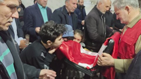 با حضور خادمان ابا عبدالله الحسین برگزار شد.