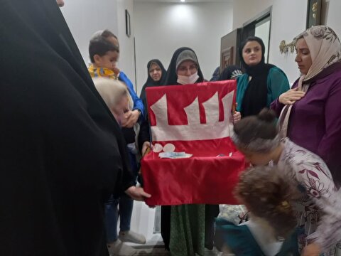 بانوان شرکت کننده در جشن های میلاد امام حسین(ع) شهر زنجان میزبان پرچم متبرک حرم مطهر