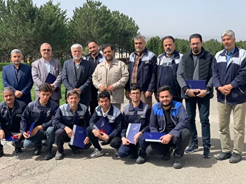 جلسه تجلیل از عوامل گروه بسته بندی درب حرم مطهر سامرا در شرکت ایران ترانسفو زنجان