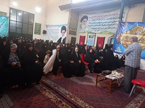 برگزاری نشست هیئت بانوان حرم ساز فاطمی زنجان