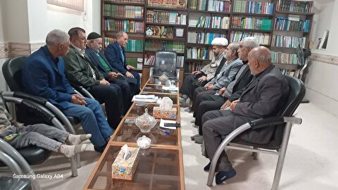 دیدار مسئولین ستاد توسعه و بازسازی عتبات عالیات شهرستان ماهنشان با امام جمعه ماهنشان