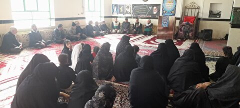 اقامه عزای فاطمیه در روستاهای منطقه اوریاد شهرستان ماهنشان با حضور خادمان ستاد توسعه و بازسازی عتبات عالیات