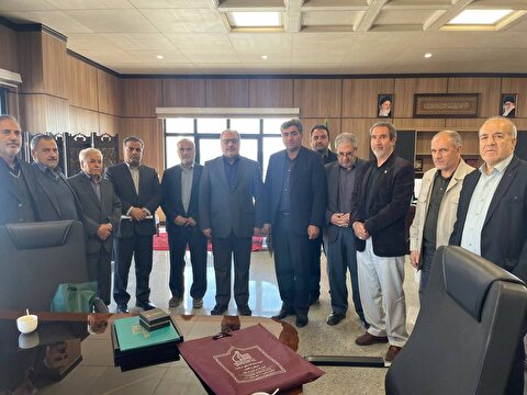 دیدار ریاست و کارکنان ستاد توسعه و بازسازی عتبات عالیات استان کرمانشاه با رئیس کل محترم دادگستری استان