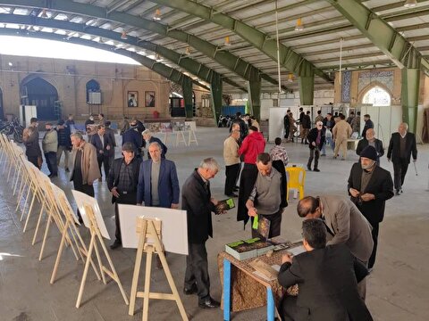 اولین نمایشگاه اقدامات ستاد عتبات عالیات در توسعه و بازسازی حرم های مطهر ائمه (ع) با مشارکت خیرین 
در محل برگزاری دومین نماز جمعه ماه مبارک رمضان