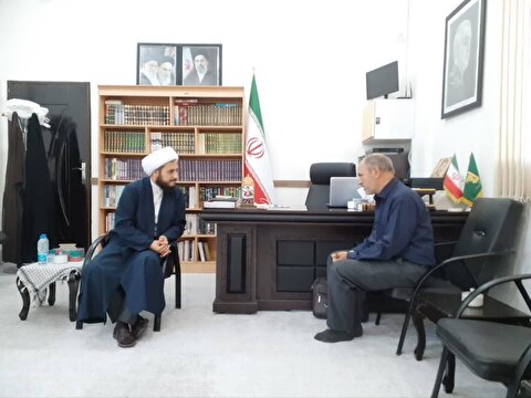 دیدار مسئول جذب و امور فرهنگی ستاد توسعه و بازسازی عتبات عالیات استان کرمانشاه با امام جمعه محترم شهرستان سرپل‌ذهاب و دبیر شهرستان قصرشیرین